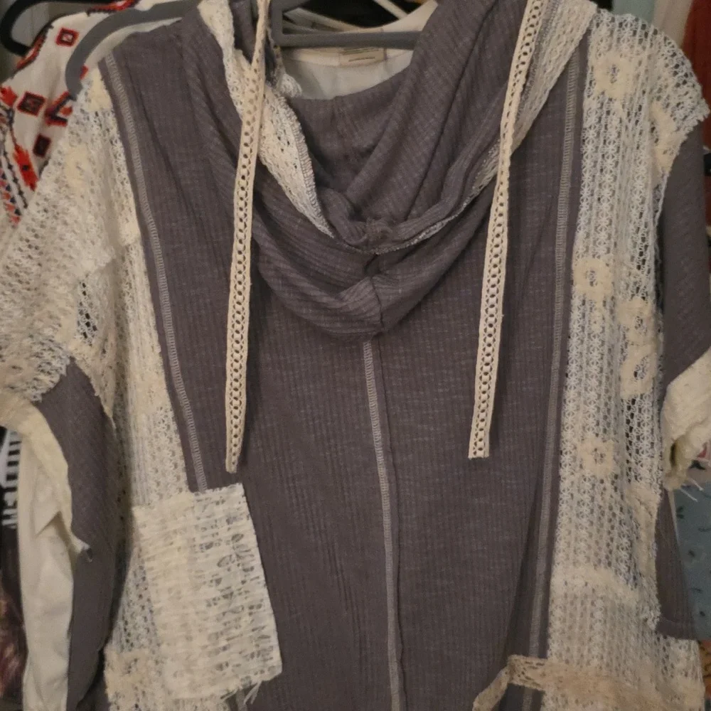 POL Charcoal and Cream Lace Hoodie. Distressed Sm.Discolored Area At Seam - Picture 5 of 5